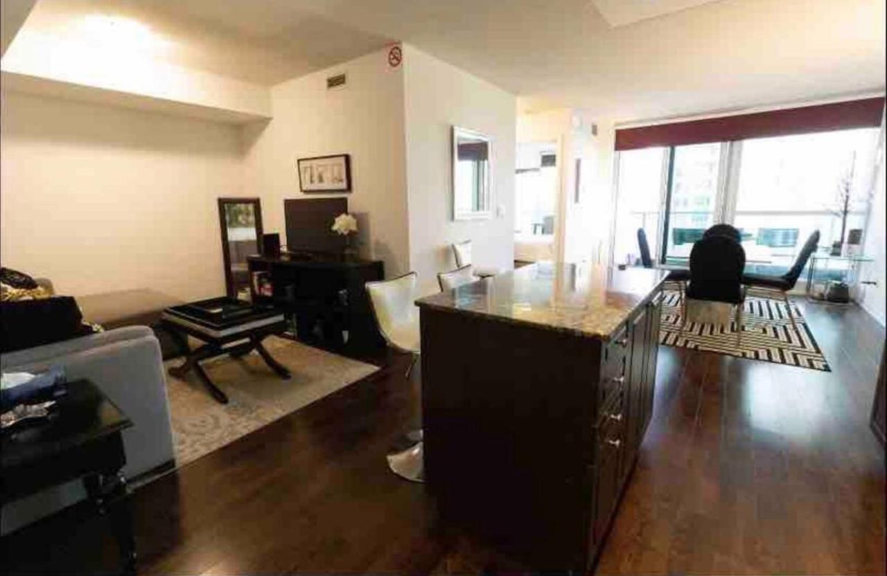Downtown Toronto+Free Parking+Cn Tower View Apartman Kültér fotó