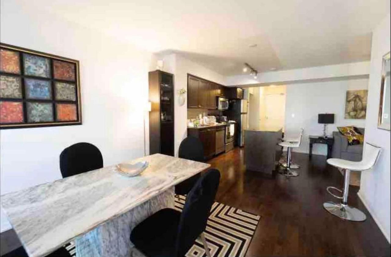 Downtown Toronto+Free Parking+Cn Tower View Apartman Kültér fotó